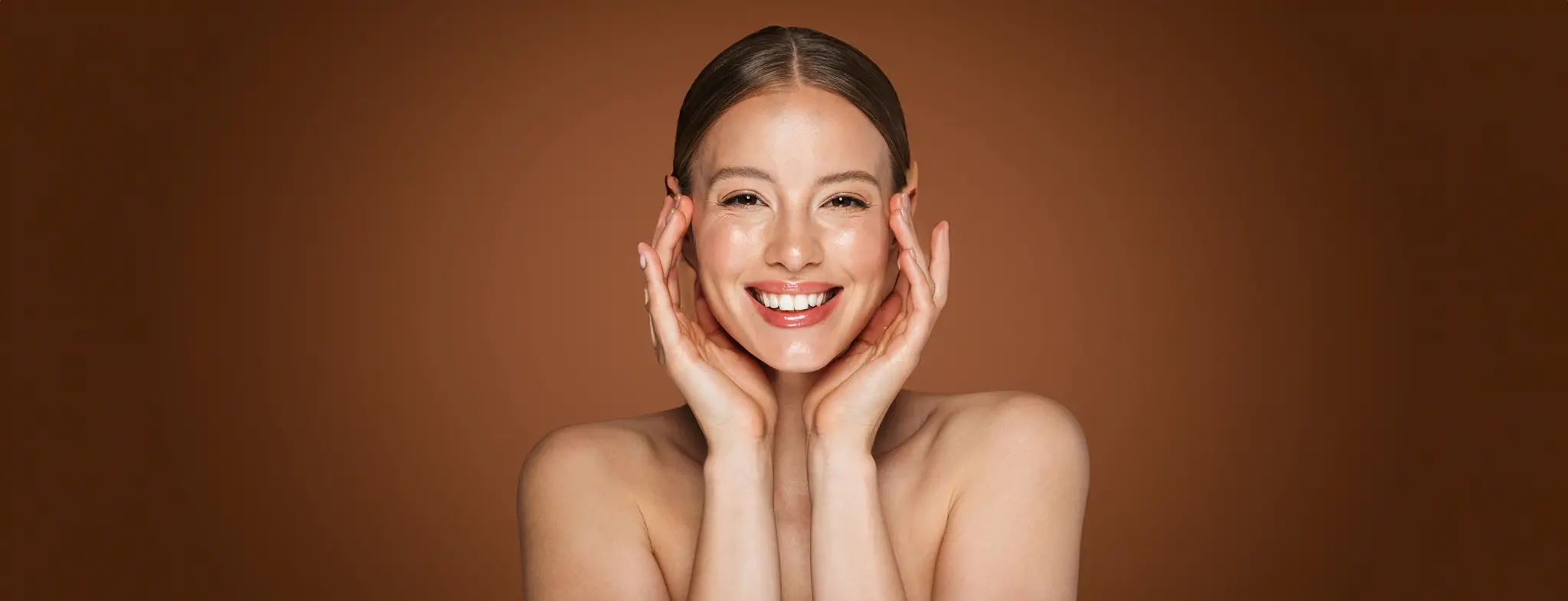 das Dermafacial, eine fortschrittliche und intensive Hautpflegeprozedur, die verschiedene Technologien und Behandlungsschritte kombiniert Strahlender Teint dank Dermafacial